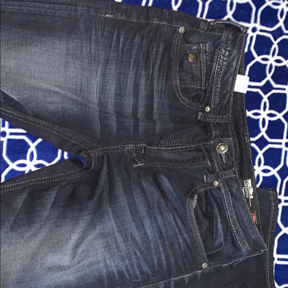 Buckle Jeans - Picture 2 of 3